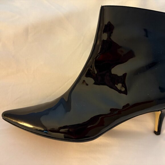 Saks Fifth Avenue Dina Kitten Heels - Picture 5 of 6